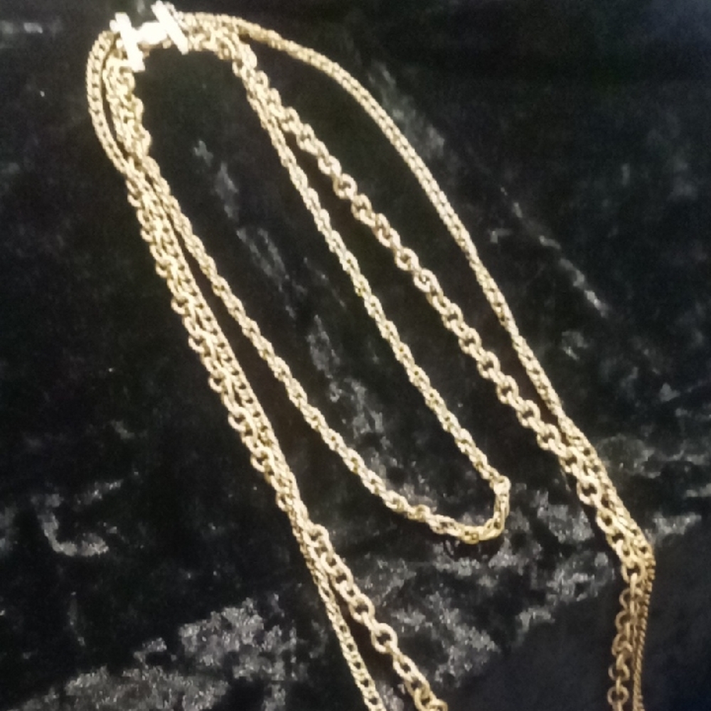 Vintage Layered Multi Chain Elegant Gold-Tone Circle Lonk Textured Necklace
